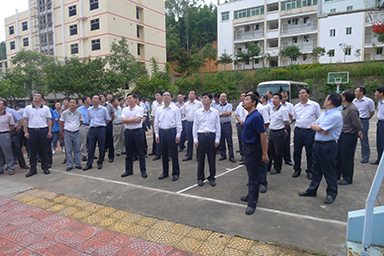 南平市市委書記裴金佳、市長林寶金率市委市政府全部領(lǐng)導(dǎo)及各市縣主要領(lǐng)導(dǎo)一行蒞臨我公司視察指導(dǎo)